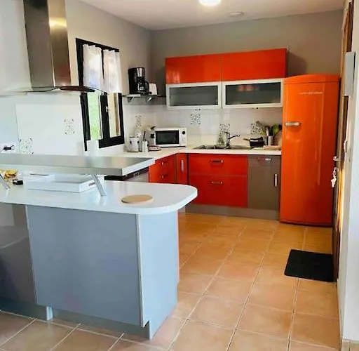 펜션 Villa*piscine*proche Sarlat